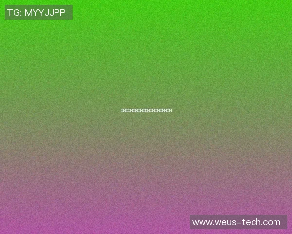 足球明星携便携包出行展现时尚魅力与运动风范